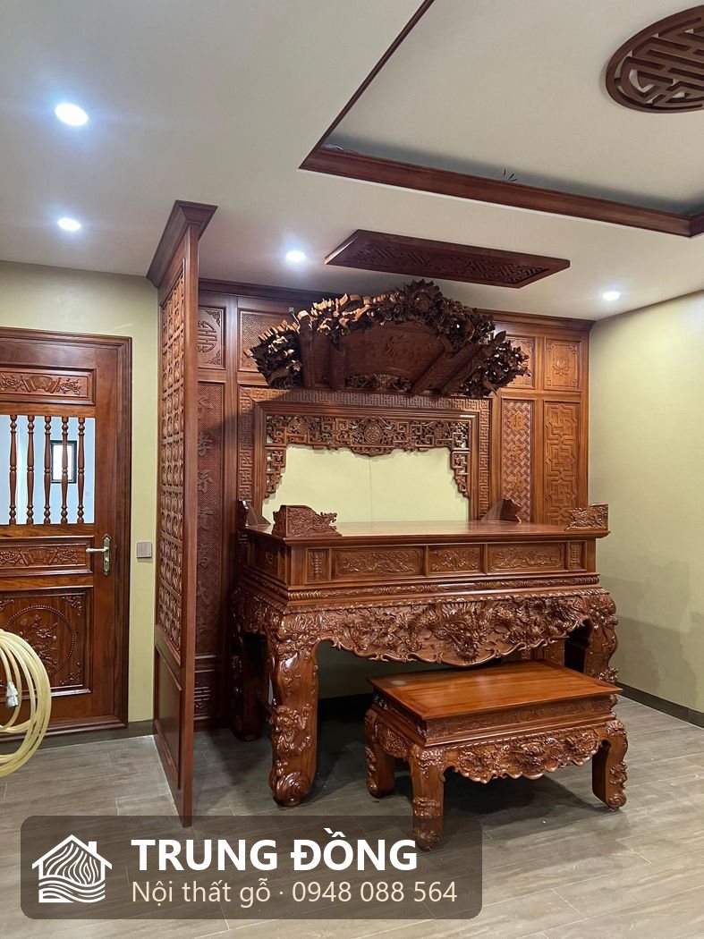 Sập gụ chạm rồng