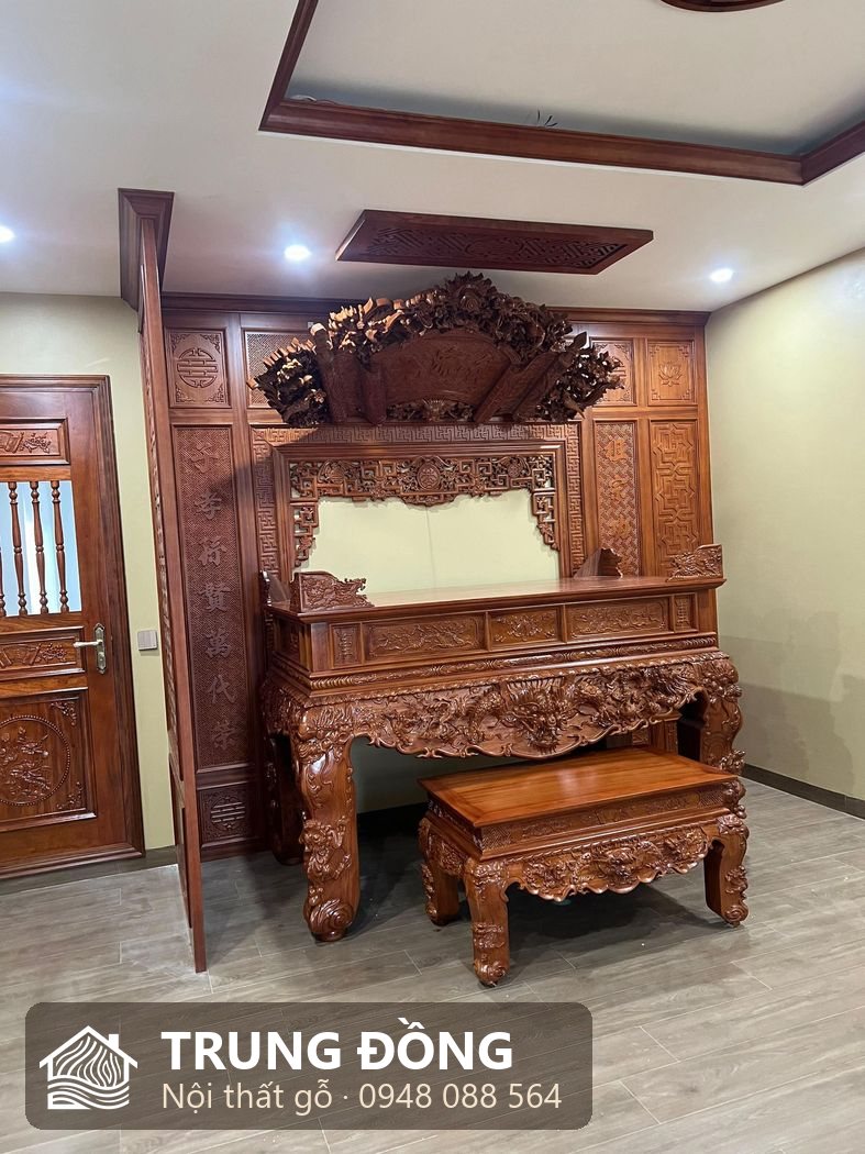 Không gian thờ gỗ